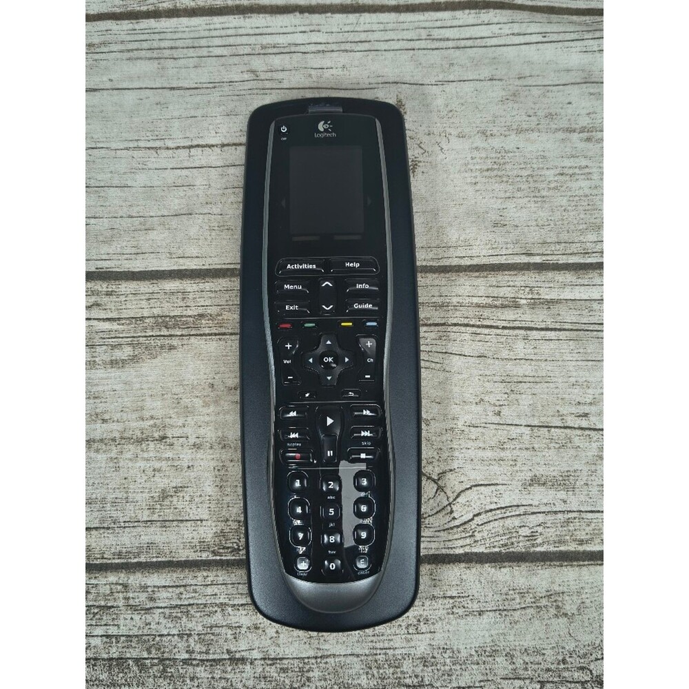Logitech Harmony 900 Universal Touchscreen Remote